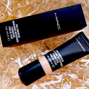 MAC Pro Longwear Waterproof Foundation NC30